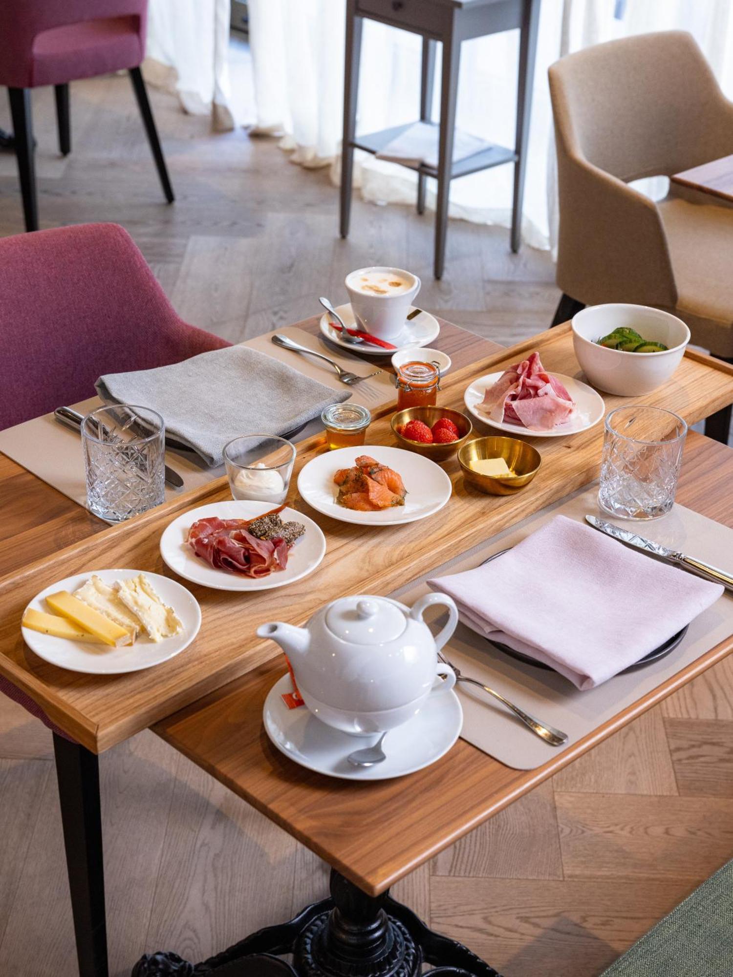 Boutiquehotel Zum Goldenen Hirschen Gmunden Zewnętrze zdjęcie